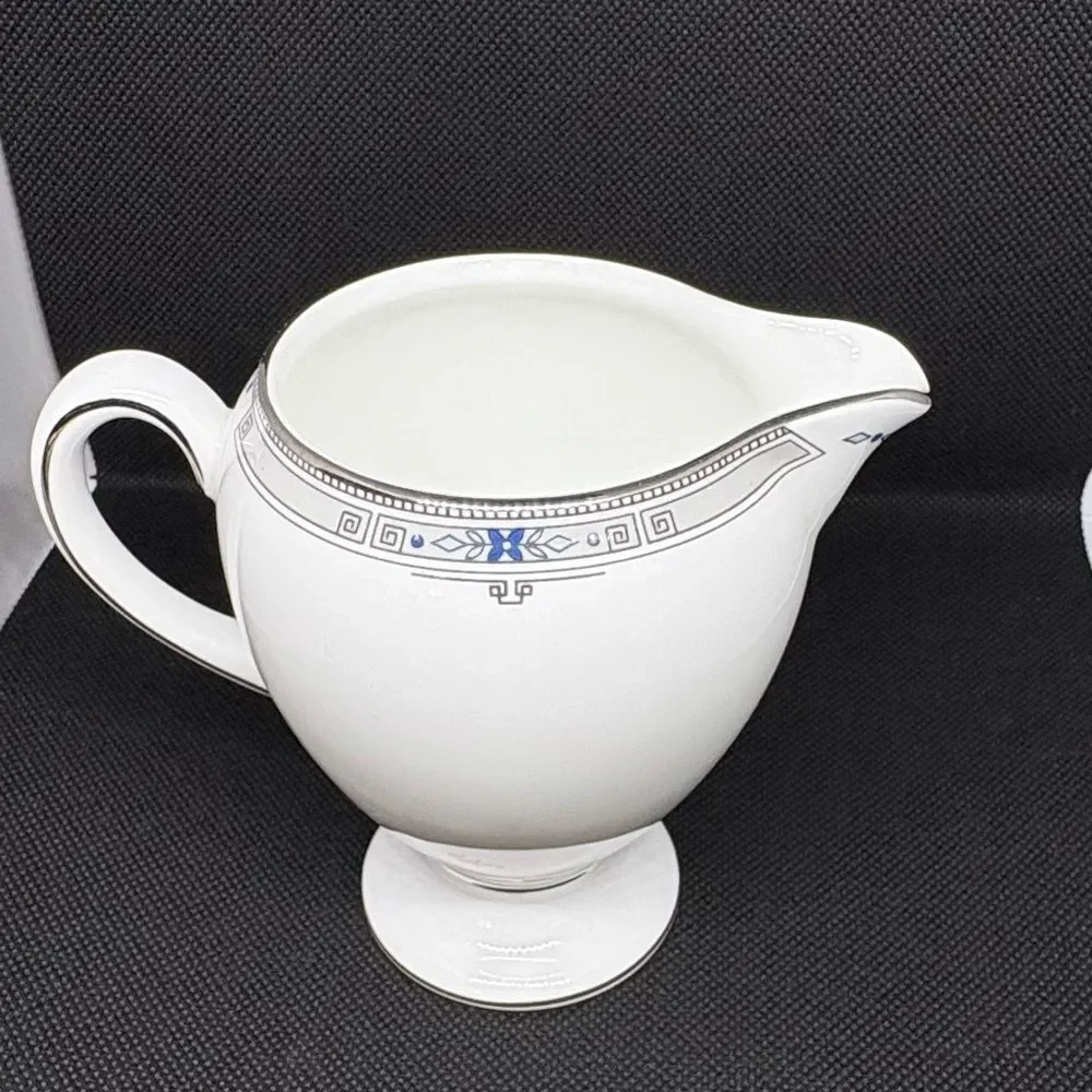 Vintage Wedgwood Amherst Platinum Globe shape milk jug creamer